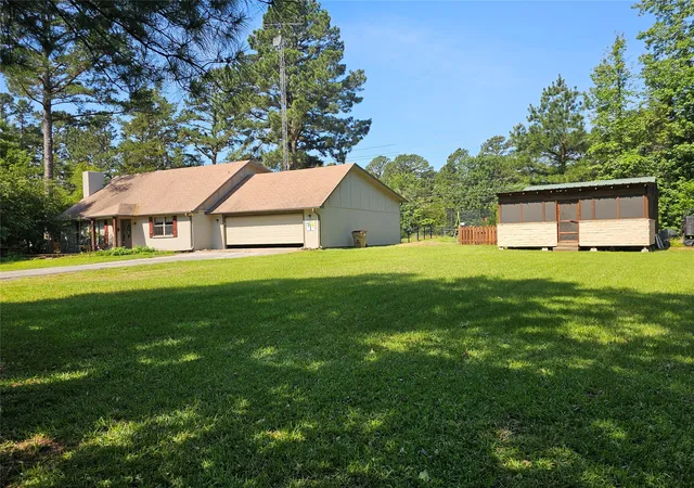 Photo 1 of Single family home for sale at 411 Green Meadow Trl, Holly Lake Ranch, TX 75765 | MLS# 21314286 | Listing updated on 2026-07-25