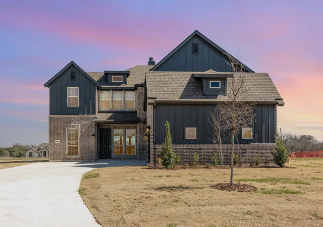 Photo 1 of Single family home for sale at 610 Crystal Lake Ln, Red Oak, TX 75154 | MLS# 21340683 | Listing updated on 2026-08-26