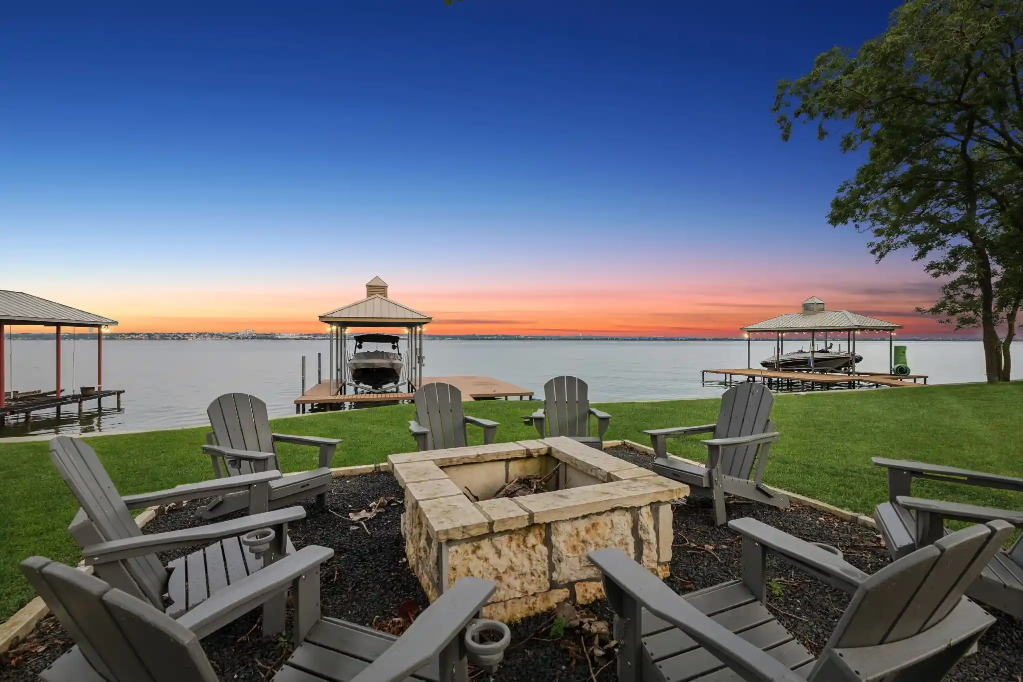Photo 1 of Single family home for sale at 4414 Scenic Dr, Rowlett, TX 75088 | MLS# 21334804 | Listing updated on 2026-10-29
