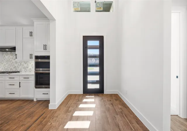 Photo 4 of Single family home for sale at 7203 Harris Pl, Arlington, TX 76001 | MLS# 21340686 | Listing updated on 2026-08-25