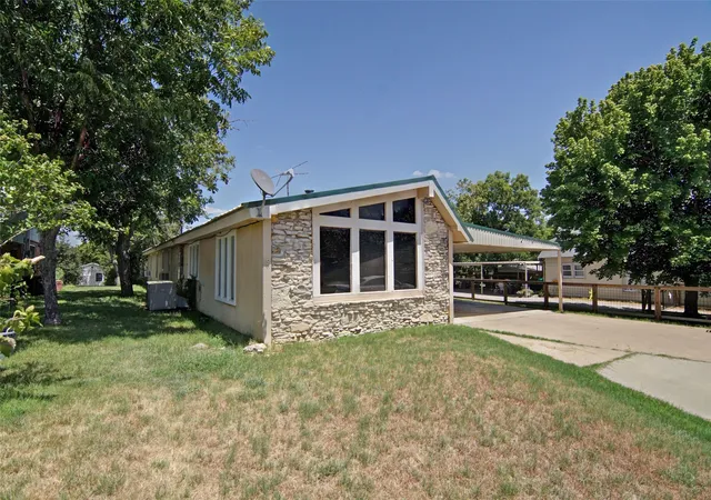 Photo 2 of Single family home for sale at 505 Alexander Rd, Stephenville, TX 76401 | MLS# 21340697 | Listing updated on 2026-09-02