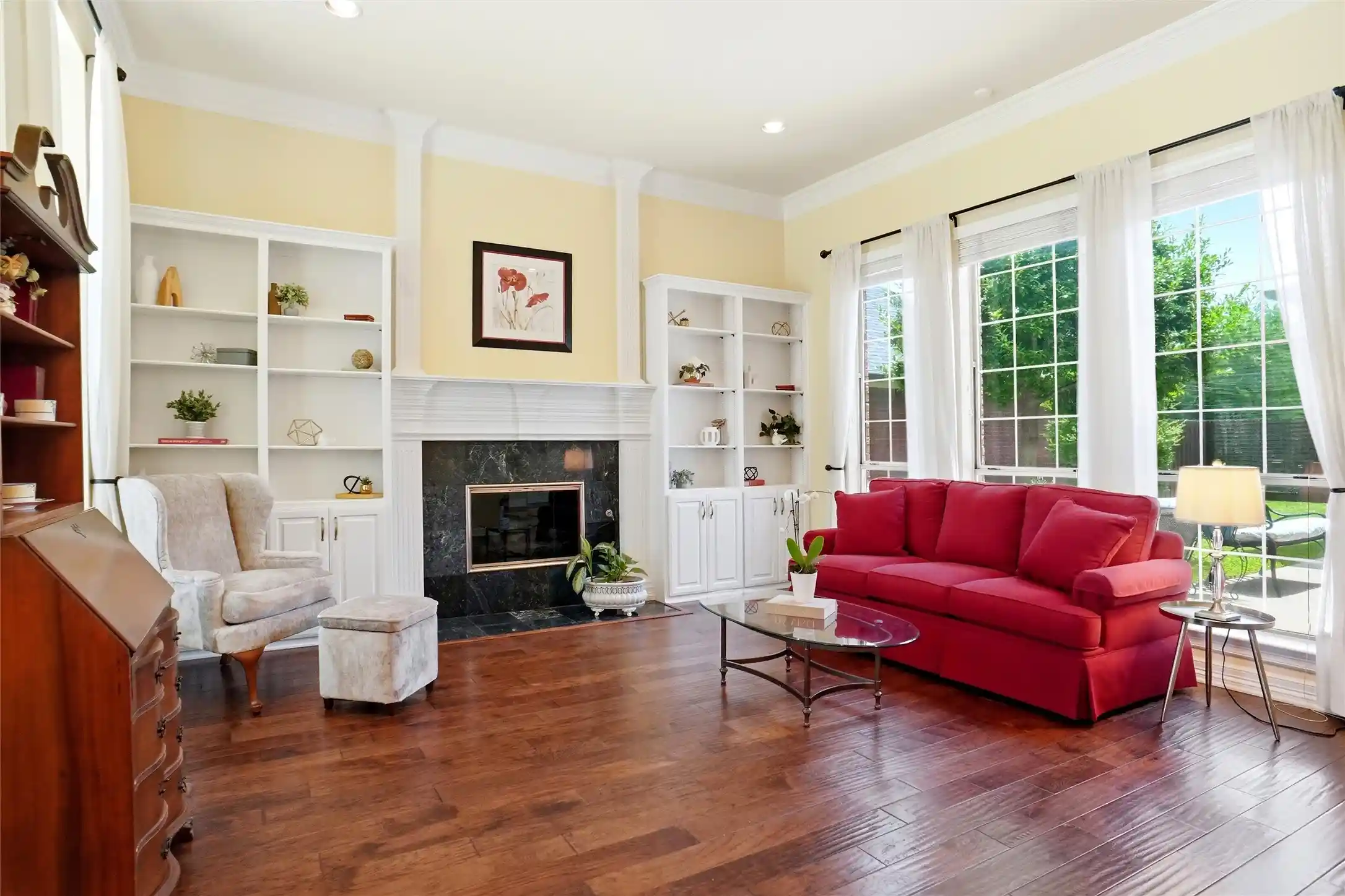 Photo 1 of Single family home for sale at 1000 Murl Dr, Irving, TX 75062 | MLS# 21308616 | Listing updated on 2026-10-19