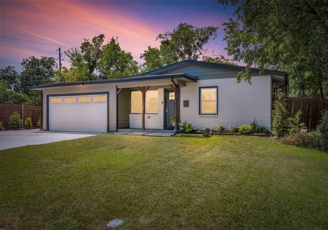 Single family home for sale at 6705 Santa Anita Dr, Dallas, TX 75214 | MLS# 21340722