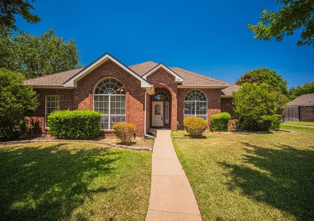 2nd image of 103 Meadow Glen Ln, Red Oak, TX 75154 | MLS# 21340729
