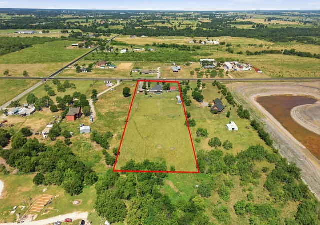 Photo 3 of Single family home for sale at 10732 Fm 1385, Pilot Point, TX 76258 | MLS# 21337693 | Listing updated on 2026-09-18