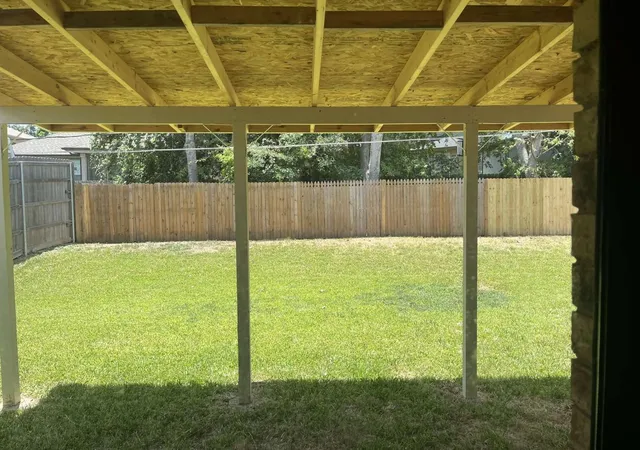 Photo 4 of Single family home for sale at 6932 Misty Glen Ct, Fort Worth, TX 76120 | MLS# 21340781 | Listing updated on 2026-07-25