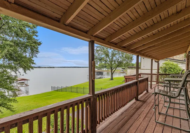 Photo 1 of Single family home for sale at 17 Shoreline Dr, Malakoff, TX 75148 | MLS# 21339136 | Listing updated on 2026-09-25