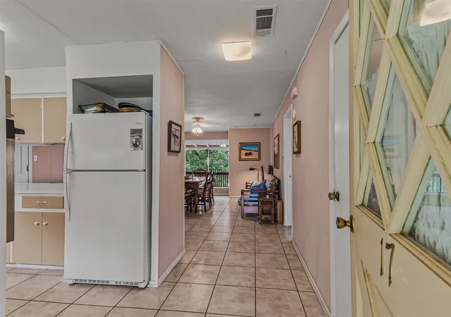 Photo 2 of Single family home for sale at 17 Shoreline Dr, Malakoff, TX 75148 | MLS# 21339136 | Listing updated on 2026-09-25