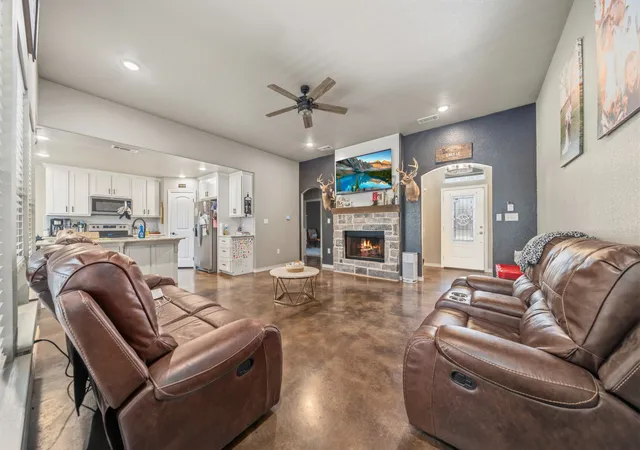 Photo 4 of Single family home for sale at 116 Wildcat Wy, Whitney, TX 76692 | MLS# 21338379 | Listing updated on 2026-08-31