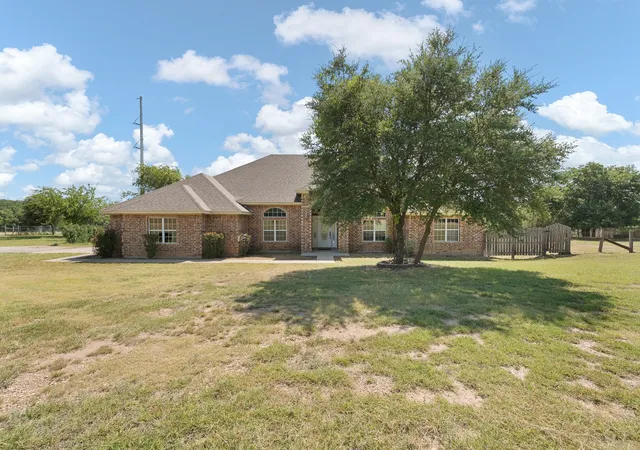 Photo 4 of House for sale at 2980 Fm 920, Weatherford, TX 76088 | MLS# 21340310 | Listing updated on 2026-08-09