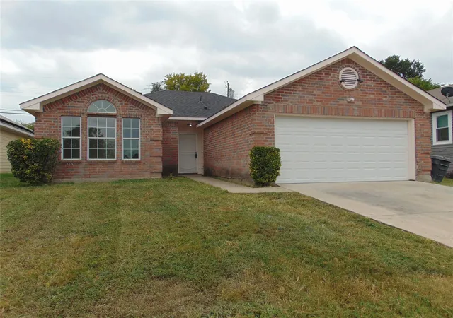 Photo 1 of Sale Pending at 2538 Camel Ct, Dallas, TX 75241 | MLS# 21334862 | Listing updated on 2026-08-26