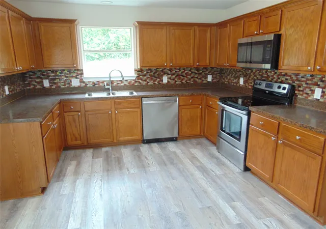 Photo 3 of Sale Pending at 2538 Camel Ct, Dallas, TX 75241 | MLS# 21334862 | Listing updated on 2026-08-26
