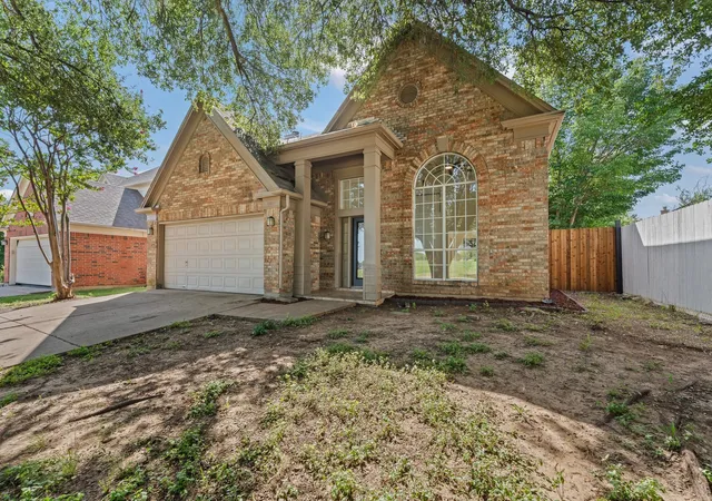 Photo 2 of Sale Pending at 8005 Cloverglen Ln, Fort Worth, TX 76123 | MLS# 21340291 | Listing updated on 2026-08-28