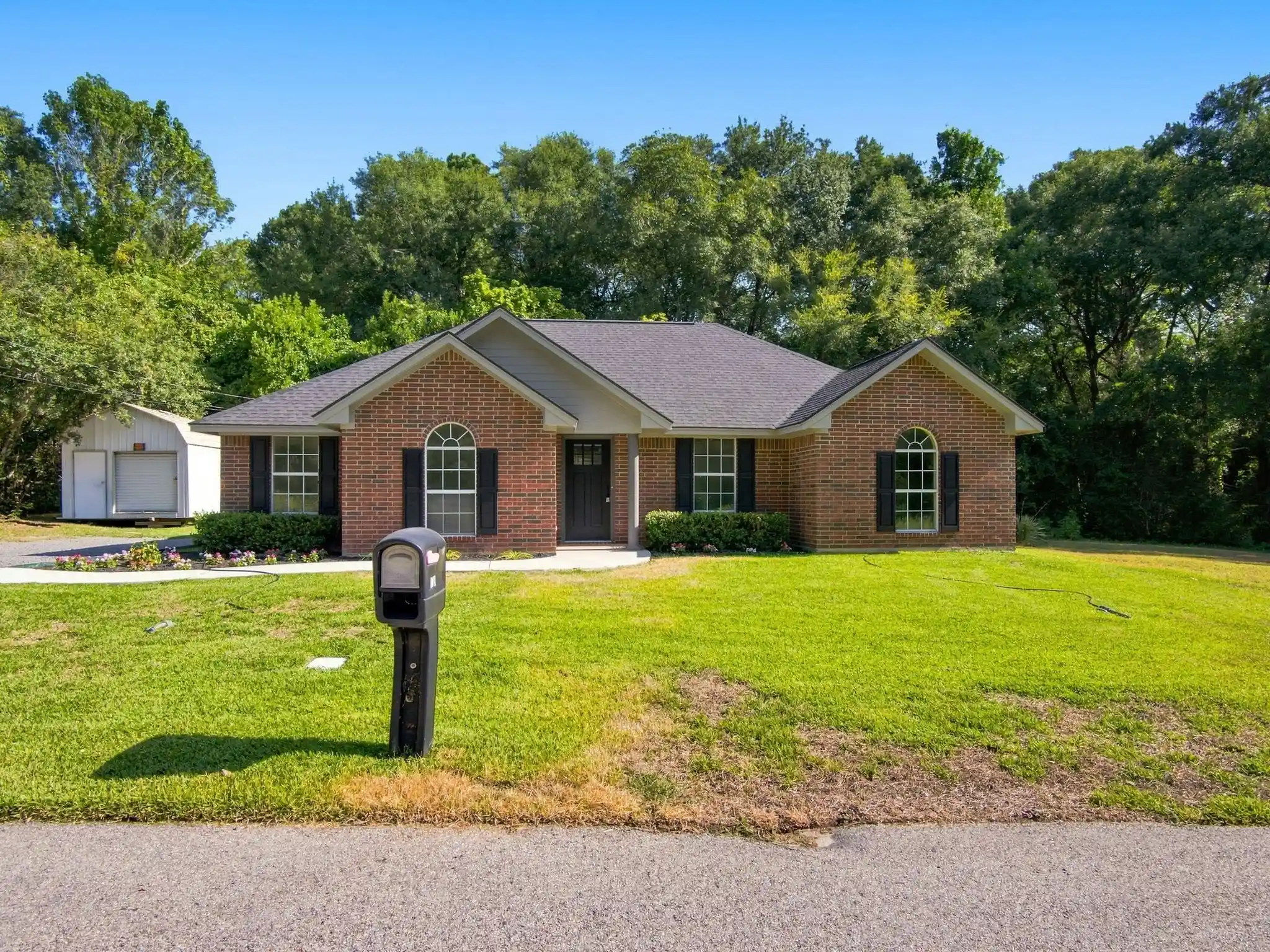 Single family home for sale at 105 E Foggle St, Athens, TX 75751 | MLS# 21340693