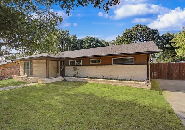 Photo 1 of Single family home for sale at 7232 Monterrey Dr, Fort Worth, TX 76112 | MLS# 21340070 | Listing updated on 2026-08-30