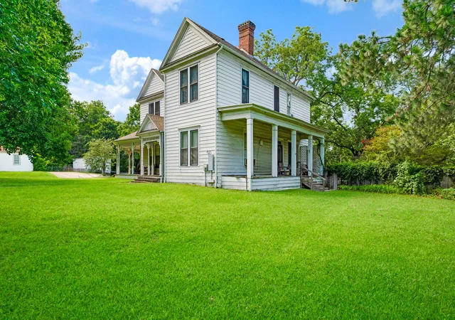 3rd image of 1213 & 1305 Pine Bluff St, Paris, TX 75460 | MLS# 21338434