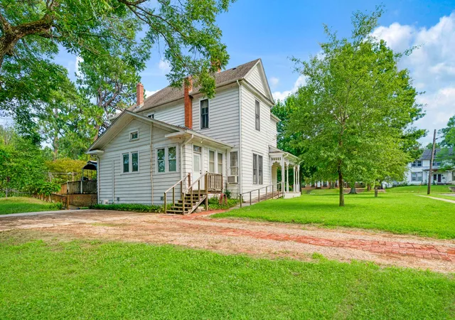 5th image of 1213 & 1305 Pine Bluff St, Paris, TX 75460 | MLS# 21338434