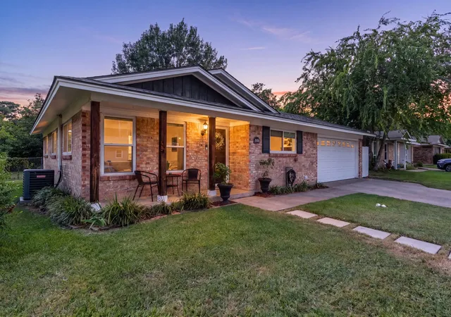 1st image of 2106 Mccormick St, Denton, TX 76205 | MLS# 21339934