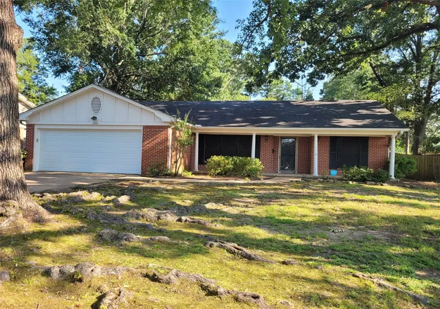 Photo 1 of Single family home for sale at 2840 Hubbard, Paris, TX 75460 | MLS# 21340341 | Listing updated on 2026-07-25
