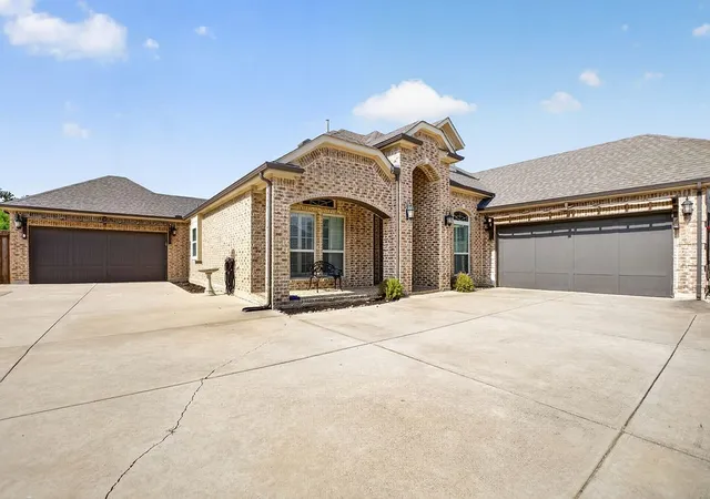 Photo 3 of Sale Pending at 4225 Rustic Timbers Dr, Keller, TX 76244 | MLS# 21340796 | Listing updated on 2026-08-23