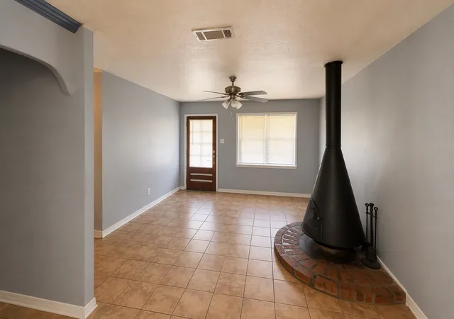 Photo 3 of Sale Pending at 2620 Lola Ln, Shreveport, LA 71118 | MLS# 21340932 | Listing updated on 2026-07-25