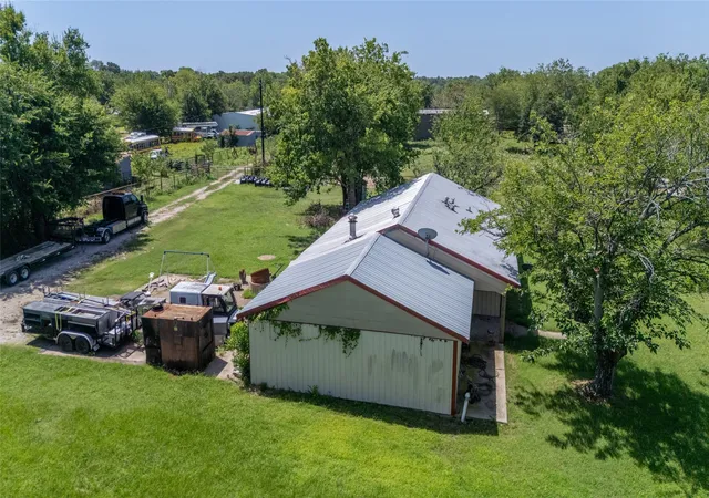 Photo 3 of Single family home for sale at 1611 County Road 4104, Greenville, TX 75401 | MLS# 21340948 | Listing updated on 2026-07-25