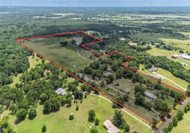 Photo 3 of Single family home for sale at 1611 County Road 4104, Greenville, TX 75401 | MLS# 21340948 | Listing updated on 2026-07-25
