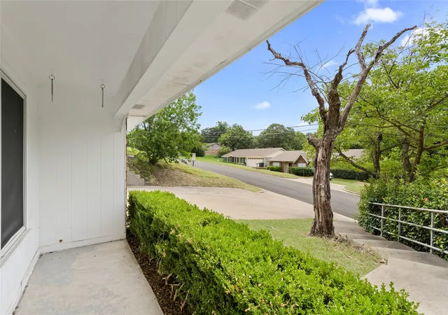 Photo 3 of Single family home for sale at 1017 Wedgewood Dr, Woodway, TX 76712 | MLS# 21336874 | Listing updated on 2026-08-28