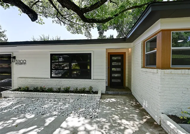 2nd image of 3900 Pelham Rd, Fort Worth, TX 76116 | MLS# 21334000