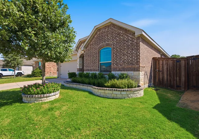 Photo 2 of Single family home for sale at 3504 Maroon Creek Rd, Aubrey, TX 76227 | MLS# 21338333 | Listing updated on 2026-08-27