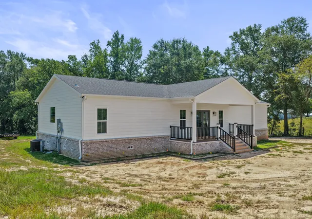 Photo 2 of Single family home for sale at 562 County Road 4230, Pittsburg, TX 75686 | MLS# 21340953 | Listing updated on 2026-08-03