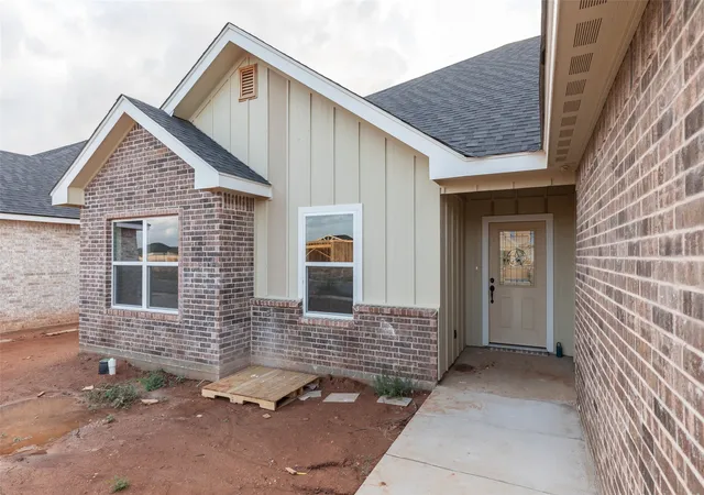 Photo 3 of Single family home for sale at 7658 Wildflower Wy, Abilene, TX 79602 | MLS# 21340978 | Listing updated on 2026-08-31
