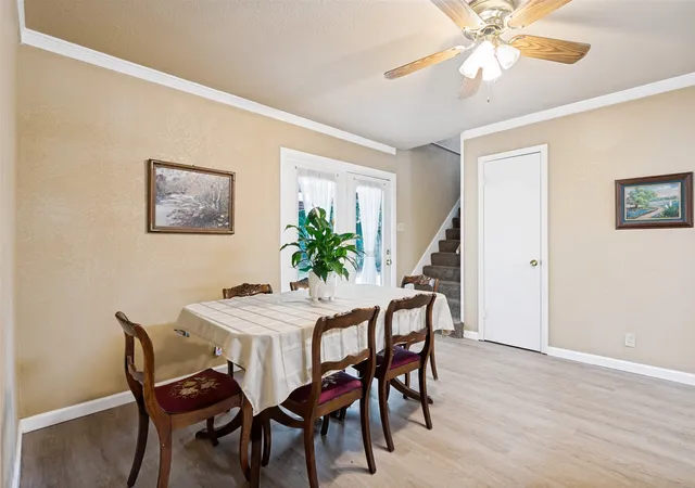 Photo 2 of Sale Pending at 511 Simmons Dr, Euless, TX 76040 | MLS# 21340591 | Listing updated on 2026-08-21