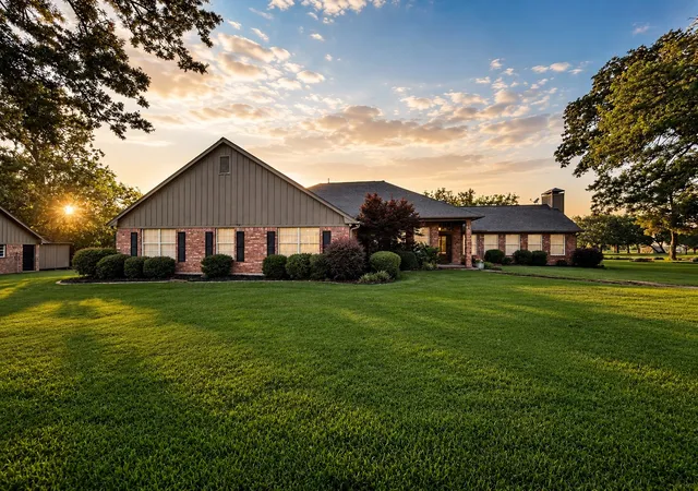 Photo 1 of Single family home for sale at 1079 Country Club Rd, Sulphur Springs, TX 75482 | MLS# 21340972 | Listing updated on 2026-07-25