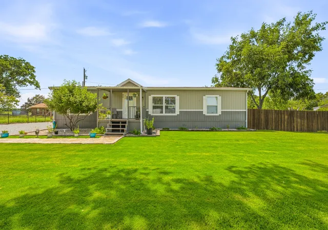 Photo 1 of Single family home for sale at 936 Apache Dr, De Leon, TX 76444 | MLS# 21341031 | Listing updated on 2026-09-18