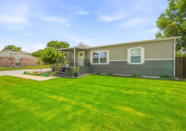 Photo 3 of Single family home for sale at 936 Apache Dr, De Leon, TX 76444 | MLS# 21341031 | Listing updated on 2026-09-18