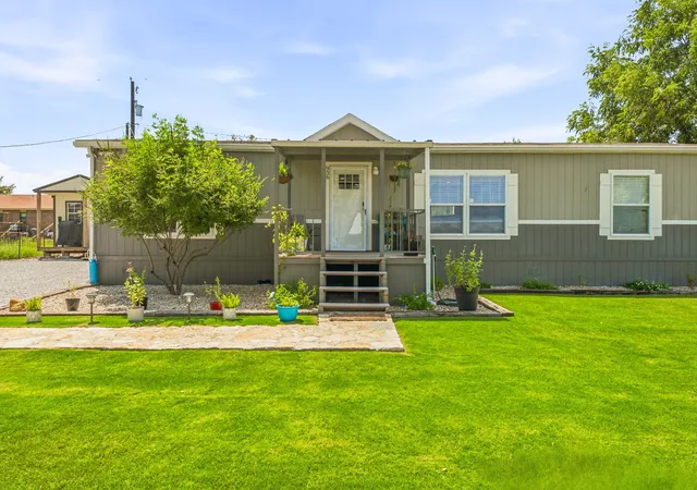 Photo 3 of Single family home for sale at 936 Apache Dr, De Leon, TX 76444 | MLS# 21341031 | Listing updated on 2026-09-18