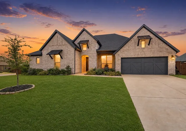 Photo 2 of Single family home for sale at 1901 Rockwood Ln, Mansfield, TX 76063 | MLS# 21341120 | Listing updated on 2026-09-06