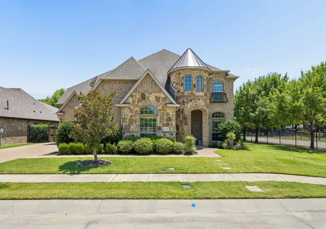 Photo 2 of Single family home for sale at 2405 Arbor Gate Ln, Colleyville, TX 76034 | MLS# 21341085 | Listing updated on 2026-10-03