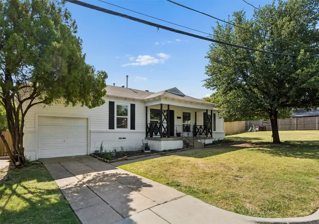 Photo 2 of Single family home for sale at 714 Nw 6th St, Grand Prairie, TX 75050 | MLS# 21340090 | Listing updated on 2026-08-19