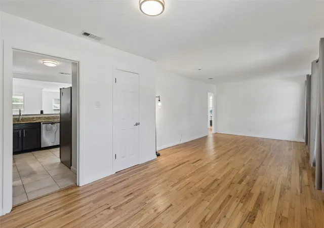 Photo 4 of Single family home for sale at 714 Nw 6Th St, Grand Prairie, TX 75050 | MLS# 21340090 | Listing updated on 2026-08-19