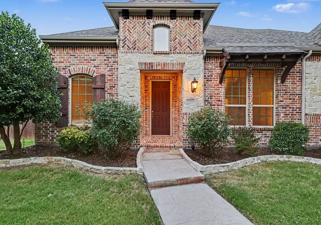 Photo 2 of Single family home for sale at 15943 River Glen Dr, Frisco, TX 75035 | MLS# 21340756 | Listing updated on 2026-10-08