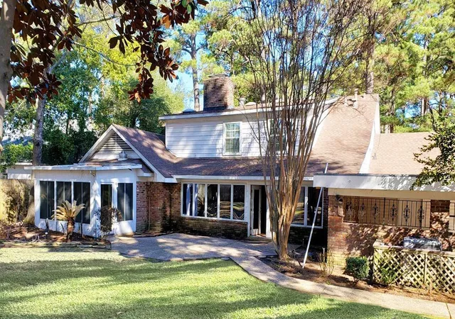 3rd image of 8316 Suffolk Dr, Shreveport, LA 71106 | MLS# 21314724