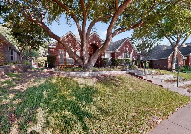 Photo 3 of Single family home for sale at 304 Belvedere Dr, Allen, TX 75013 | MLS# 21341062 | Listing updated on 2026-10-06