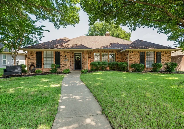 Homes for sale in Plano, TX | 2269 Bunker Hill Cir, Plano, TX 75075 | MLS# 21340641
