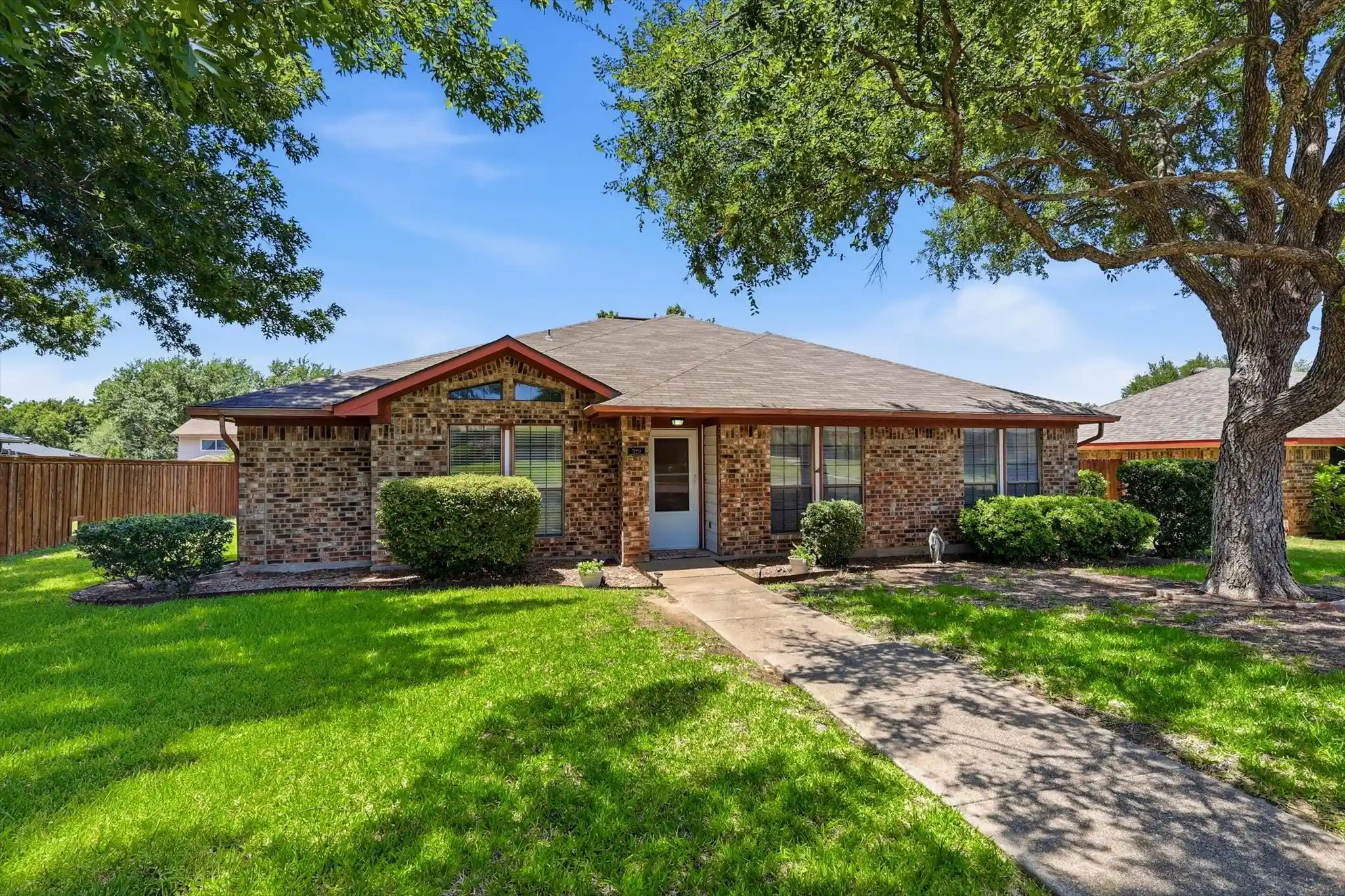 Photo 1 of Single family home for sale at 329 Pepperwood St, Coppell, TX 75019 | MLS# 21340470 | Listing updated on 2026-10-12