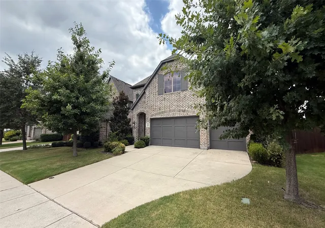 Photo 2 of Single family home for sale at 4515 Helston Dr, Plano, TX 75024 | MLS# 21341285 | Listing updated on 2026-08-20