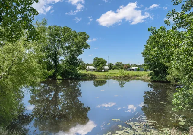 Photo 3 of Sale Pending at 188 County Road 345, Rosebud, TX 76570 | MLS# 21341289 | Listing updated on 2026-08-11