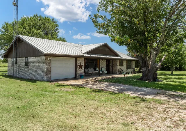 Photo 3 of Sale Pending at 188 County Road 345, Rosebud, TX 76570 | MLS# 21341289 | Listing updated on 2026-08-11