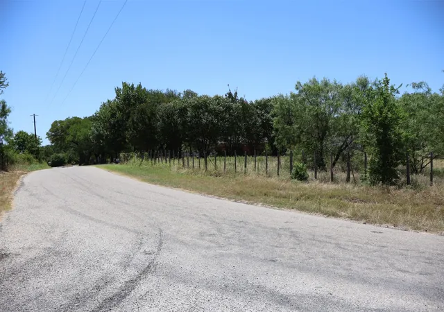 Photo 3 of Single family home for sale at 4315 Waples Rd, Granbury, TX 76049 | MLS# 21333216 | Listing updated on 2026-10-06
